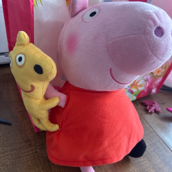 Peppa Pig Bundle - Picture 4 of 9